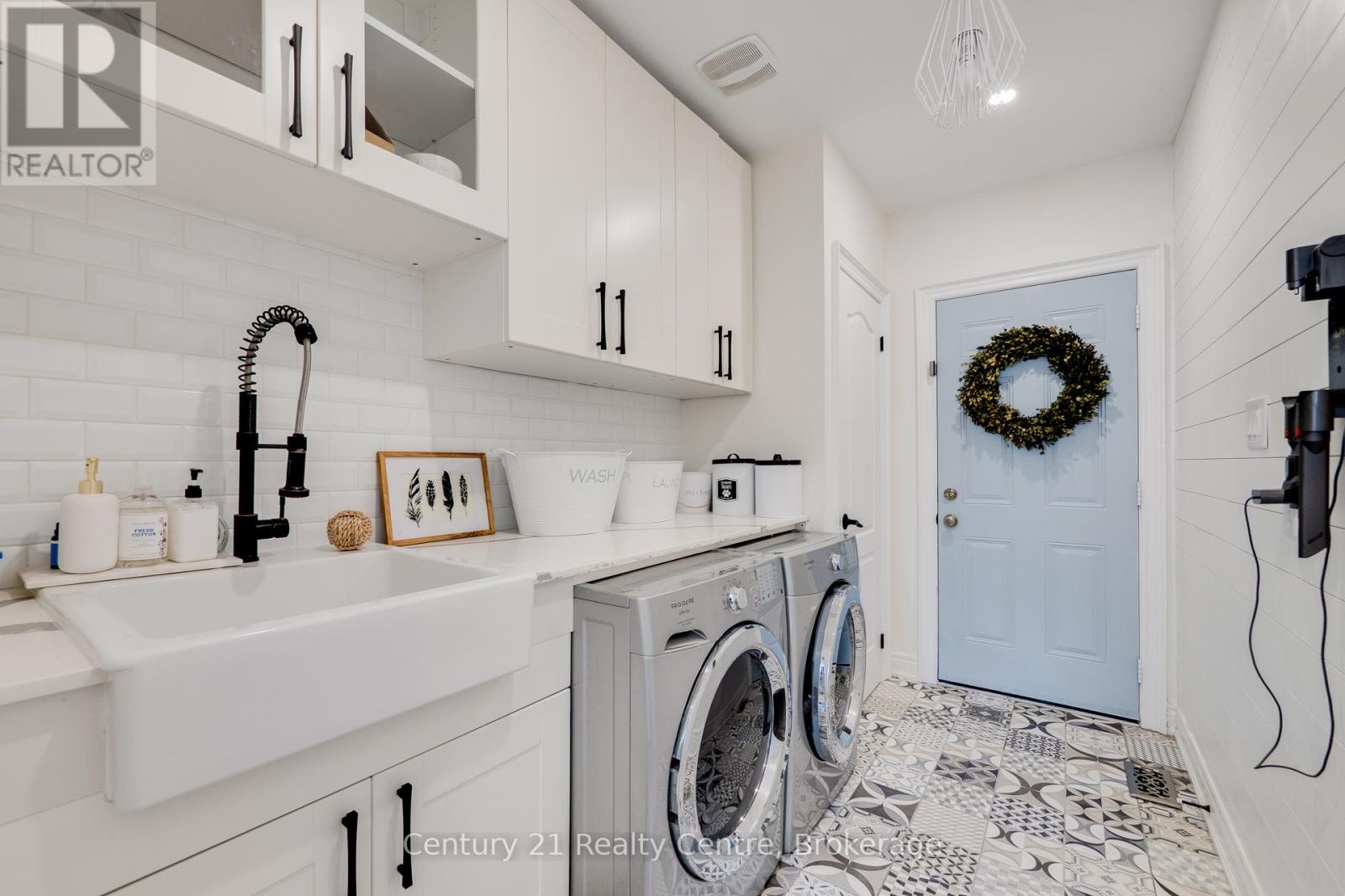 Property at 741 WETTLAUFER TERRACE image 5