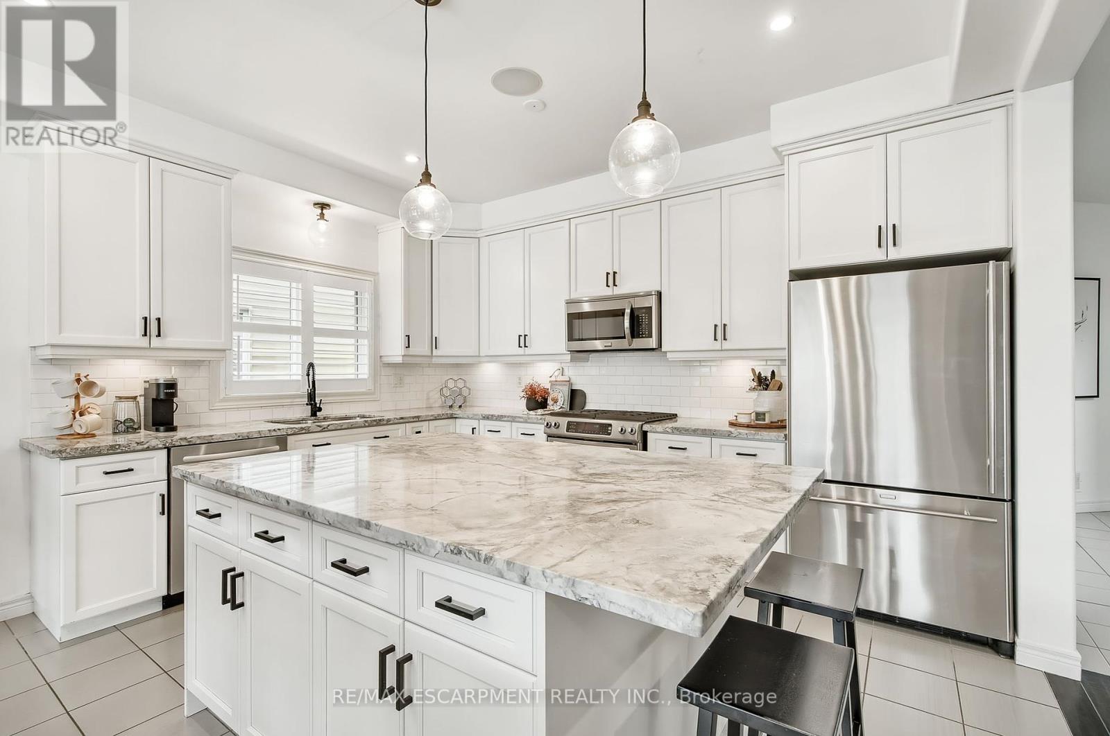 4884 Allan Court, Lincoln (Beamsville), Ontario  L3J 1M3 - Photo 19 - X12345612