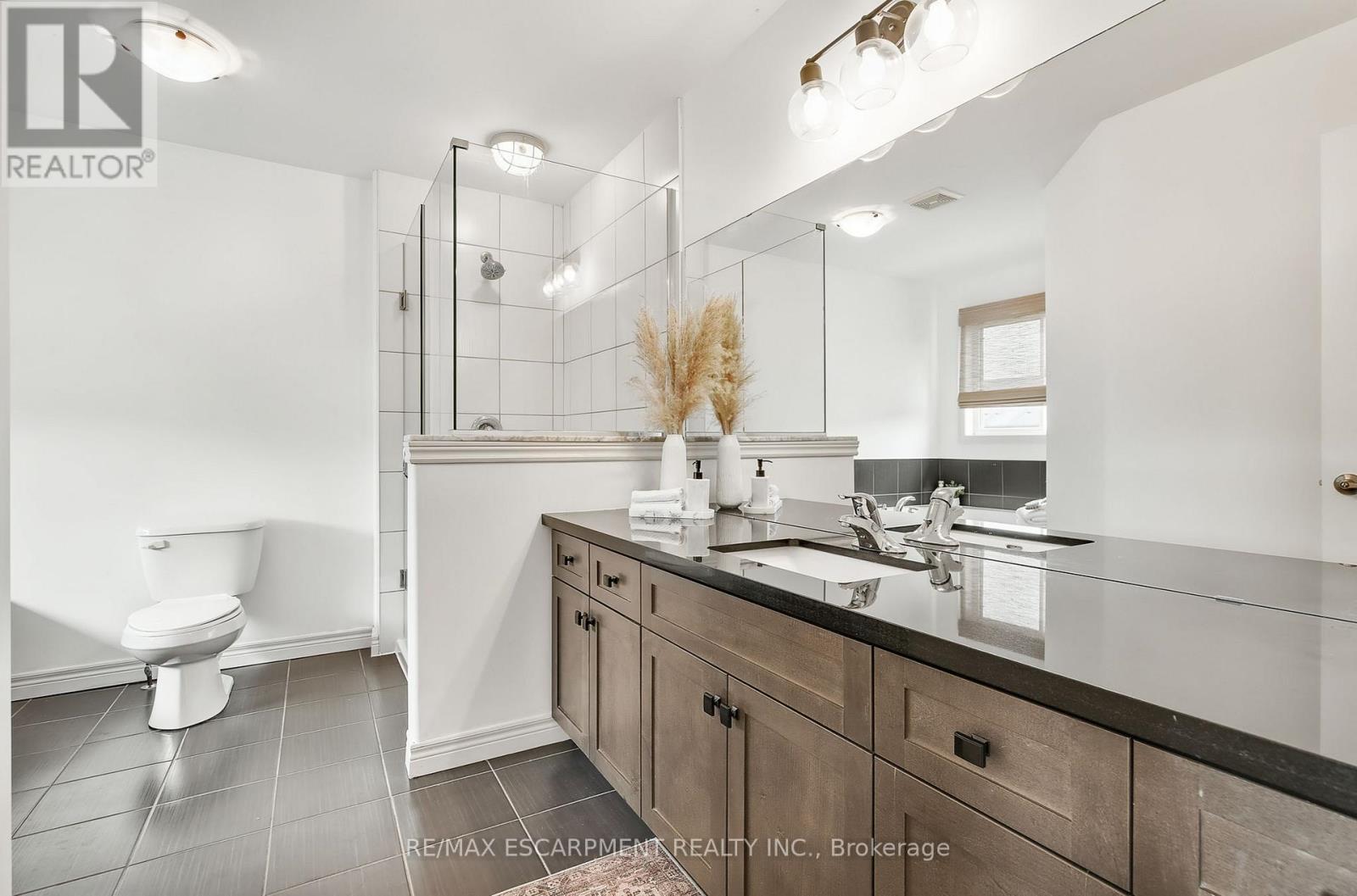 4884 Allan Court, Lincoln (Beamsville), Ontario  L3J 1M3 - Photo 34 - X12345612