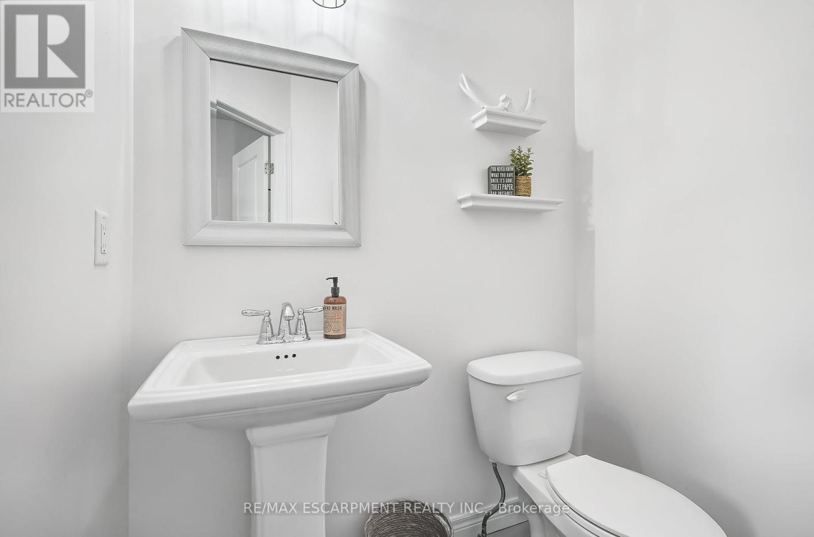 4884 Allan Court, Lincoln (Beamsville), Ontario  L3J 1M3 - Photo 8 - X12345612