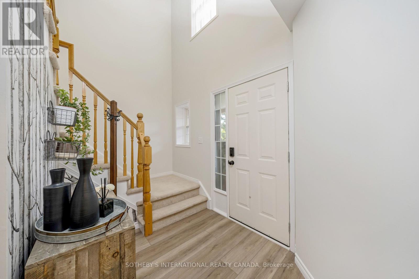 Property at 61 DARLING CRESCENT image 5