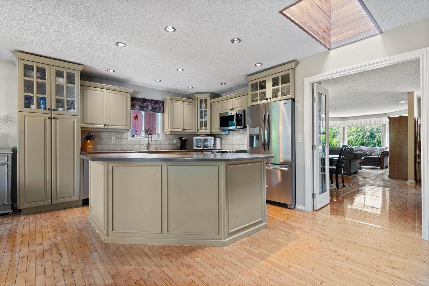 45605 Worthington Place, Sardis West Vedder, Chilliwack, British Columbia  V2R 1N6 - Photo 4 - R3037157