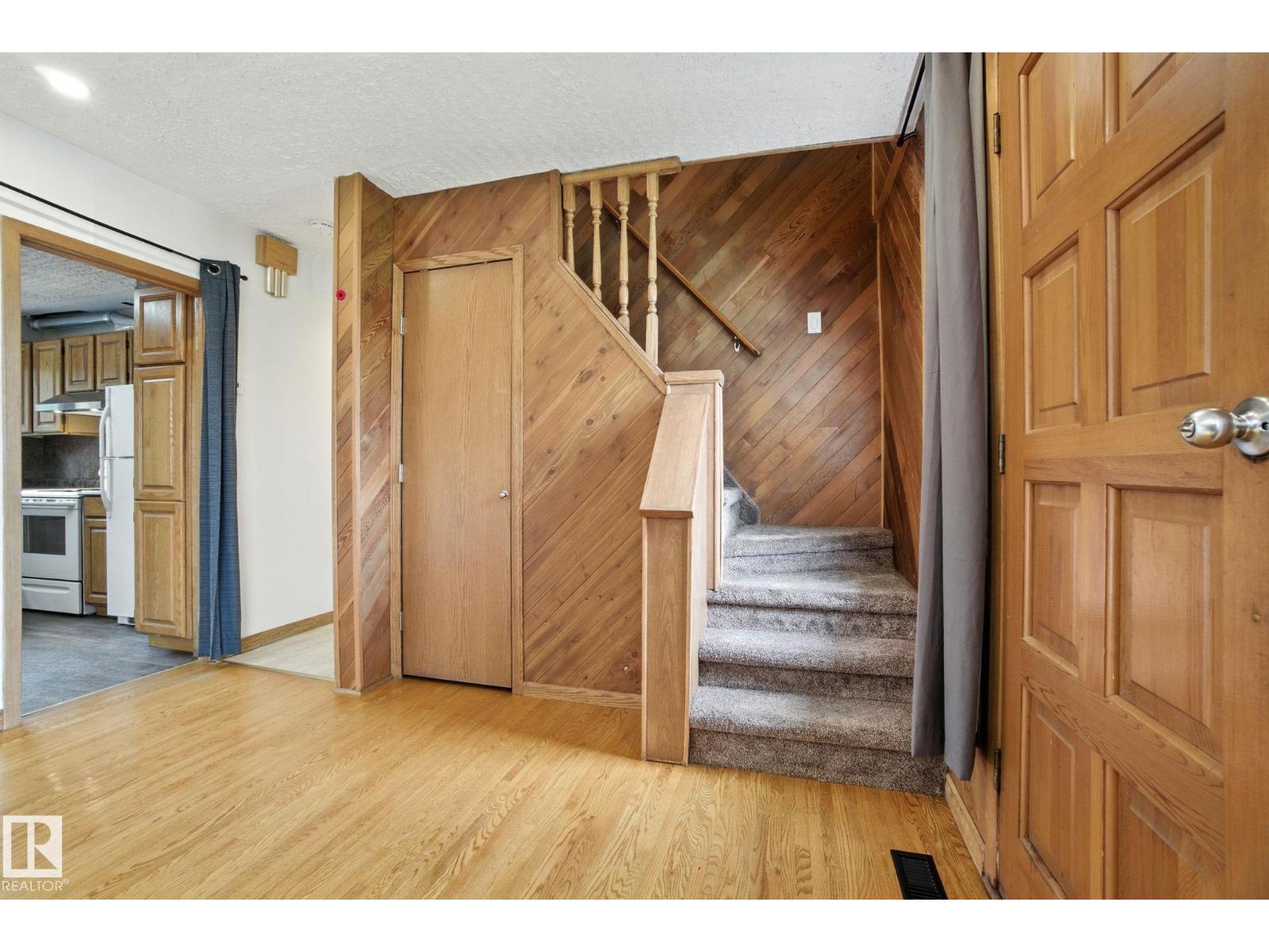 Property at 13312 135 ST NW image 4