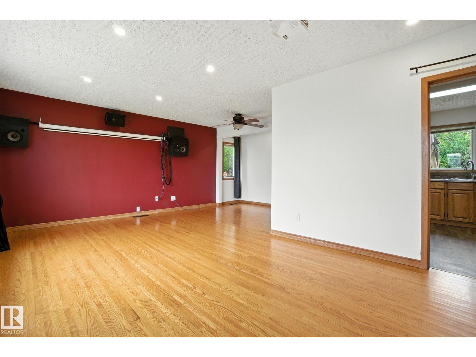 Property at 13312 135 ST NW image 5