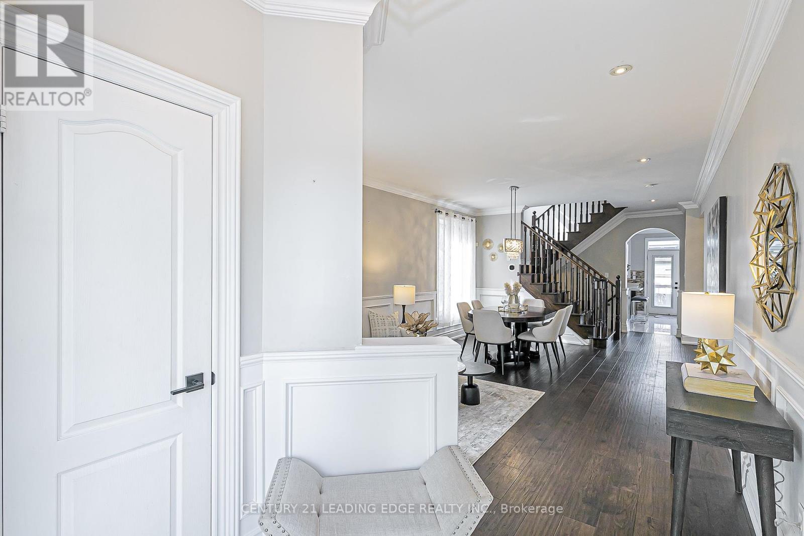 Property at 30 SUNNYRIDGE AVENUE image 3
