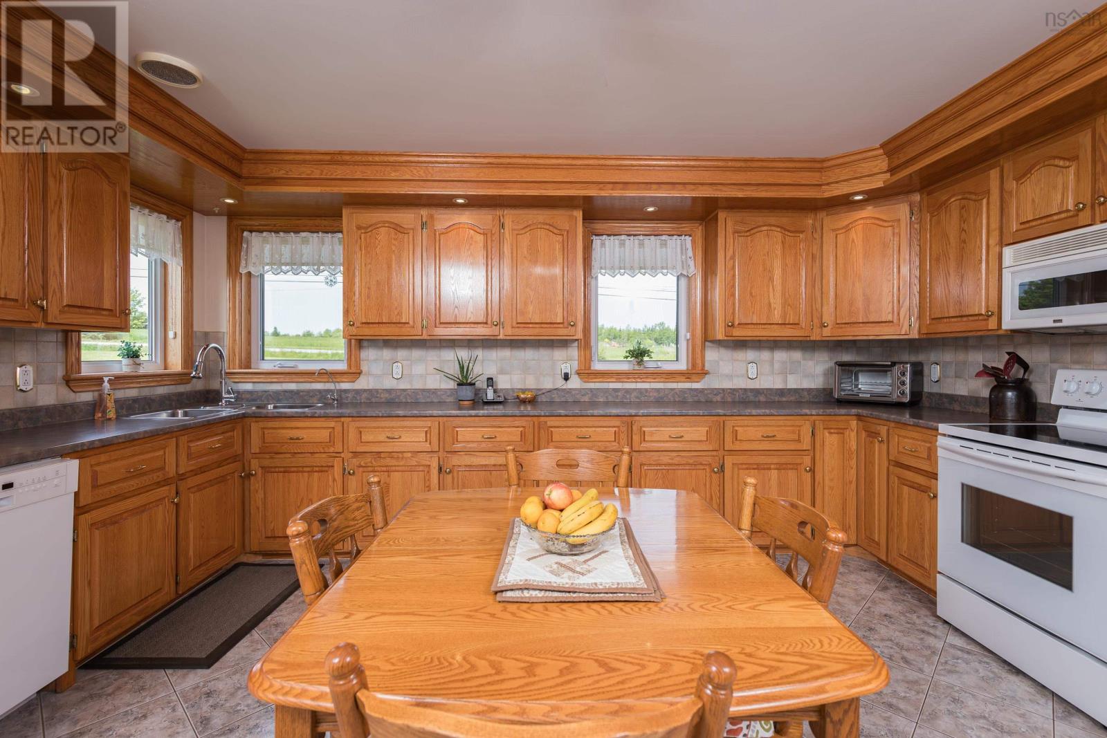 4362 Highway 236, Kennetcook, Nova Scotia  B0N 1T0 - Photo 9 - 202513876