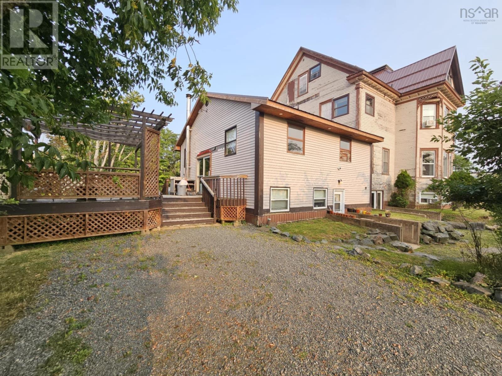 435 Prince Street, Truro, Nova Scotia  B2N 1E6 - Photo 3 - 202520595