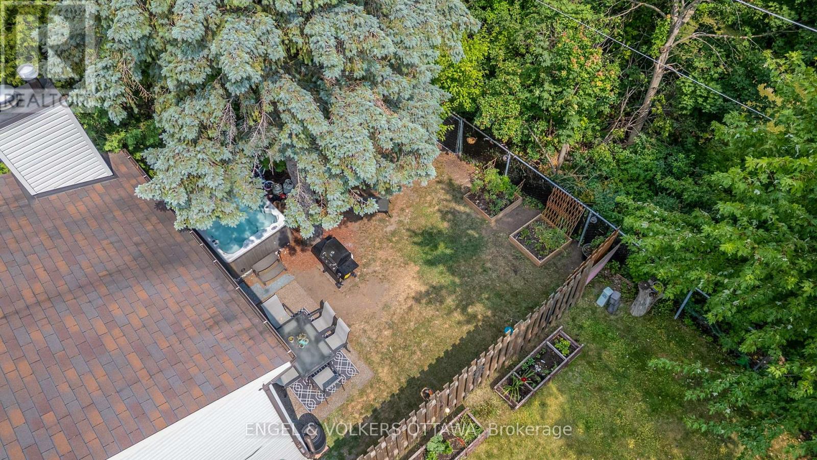 42 Henfield Avenue, Ottawa, Ontario  K2J 1J8 - Photo 3 - X12345719