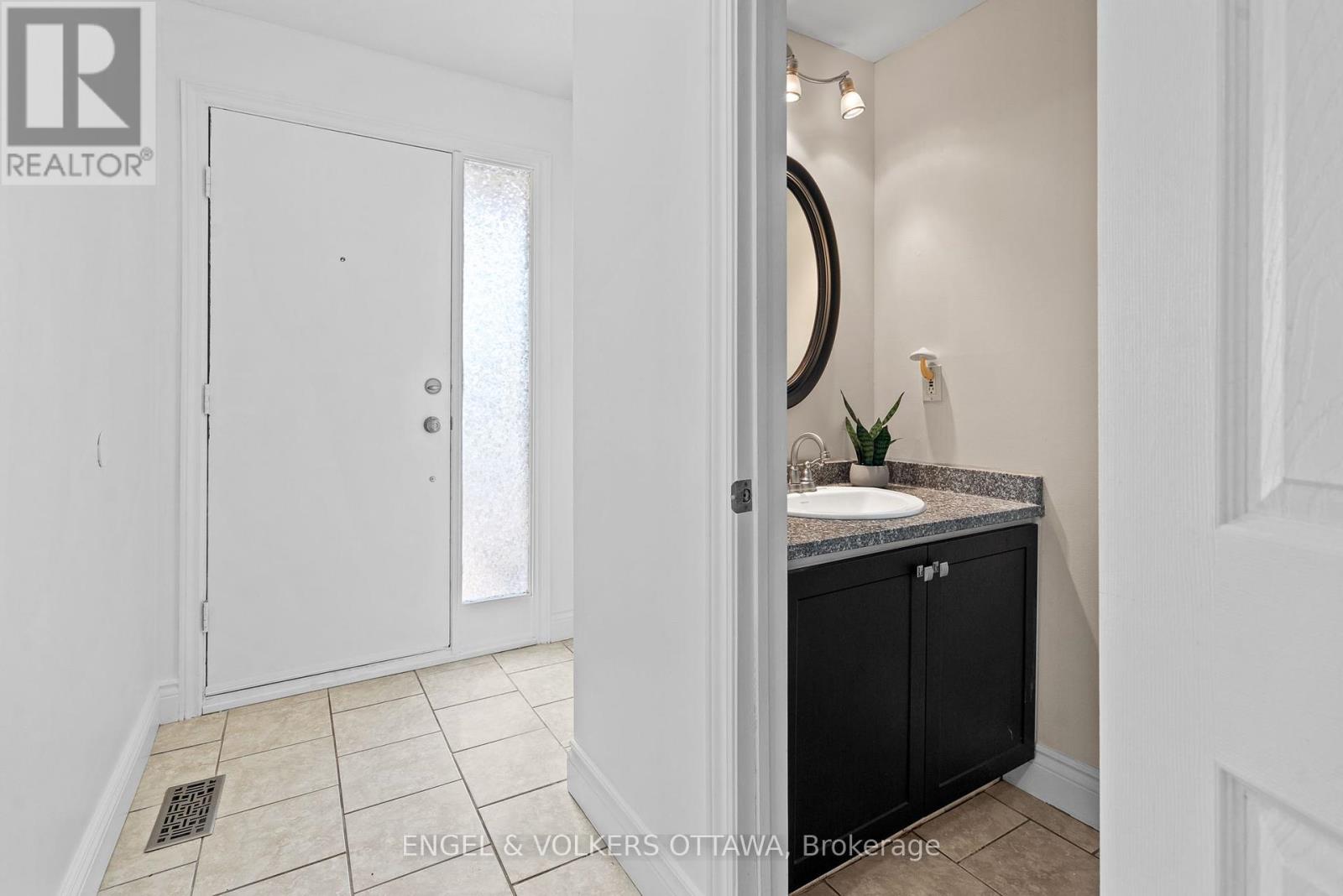 42 Henfield Avenue, Ottawa, Ontario  K2J 1J8 - Photo 4 - X12345719