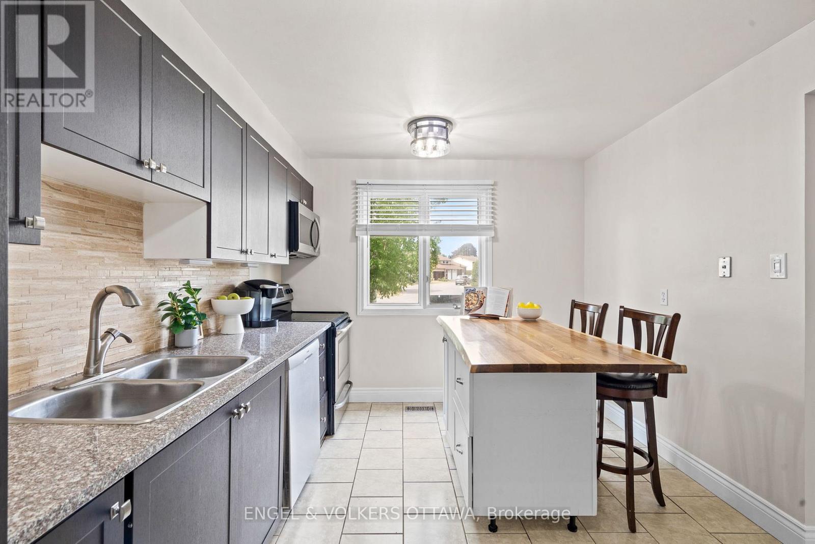 42 Henfield Avenue, Ottawa, Ontario  K2J 1J8 - Photo 6 - X12345719