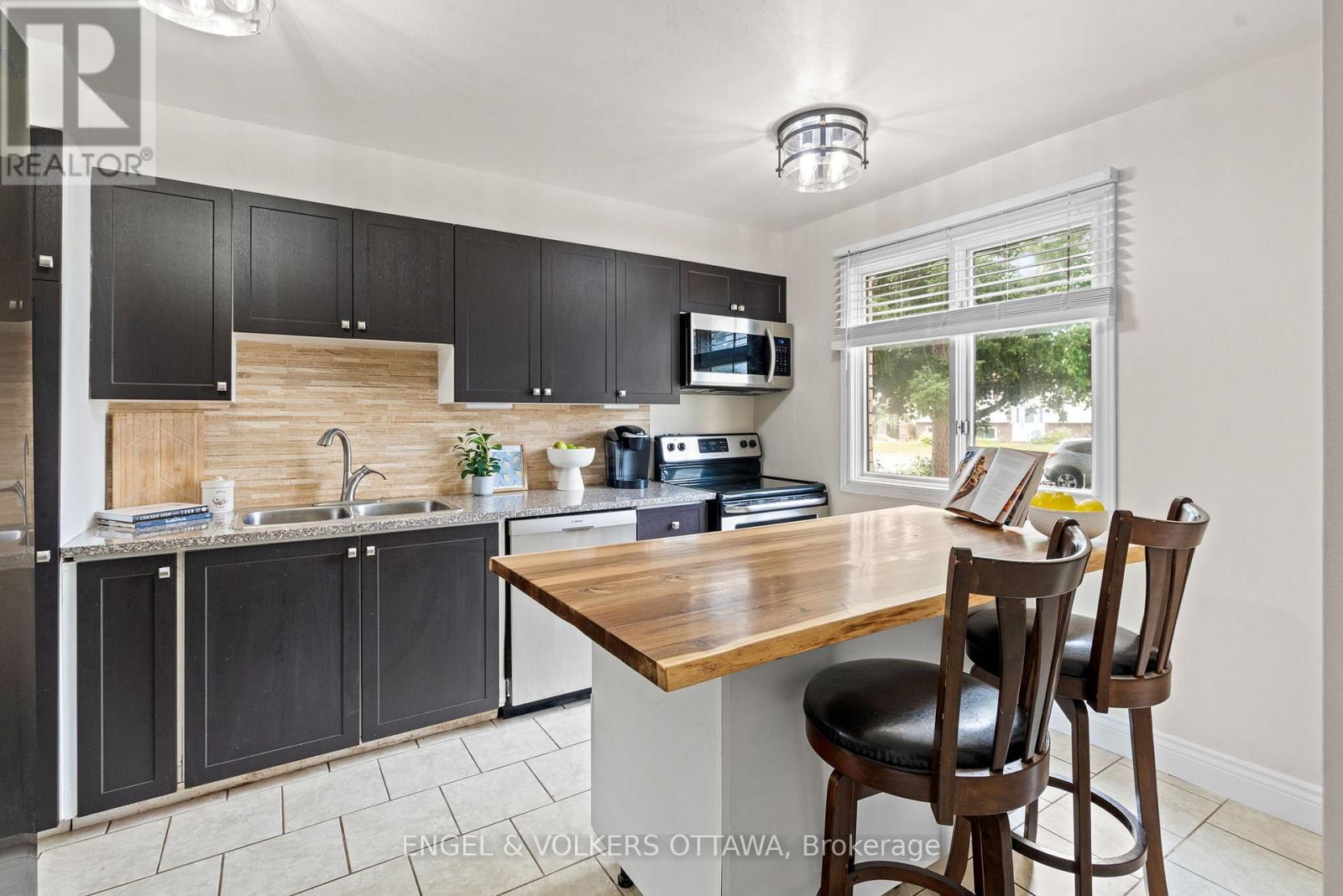 42 Henfield Avenue, Ottawa, Ontario  K2J 1J8 - Photo 7 - X12345719