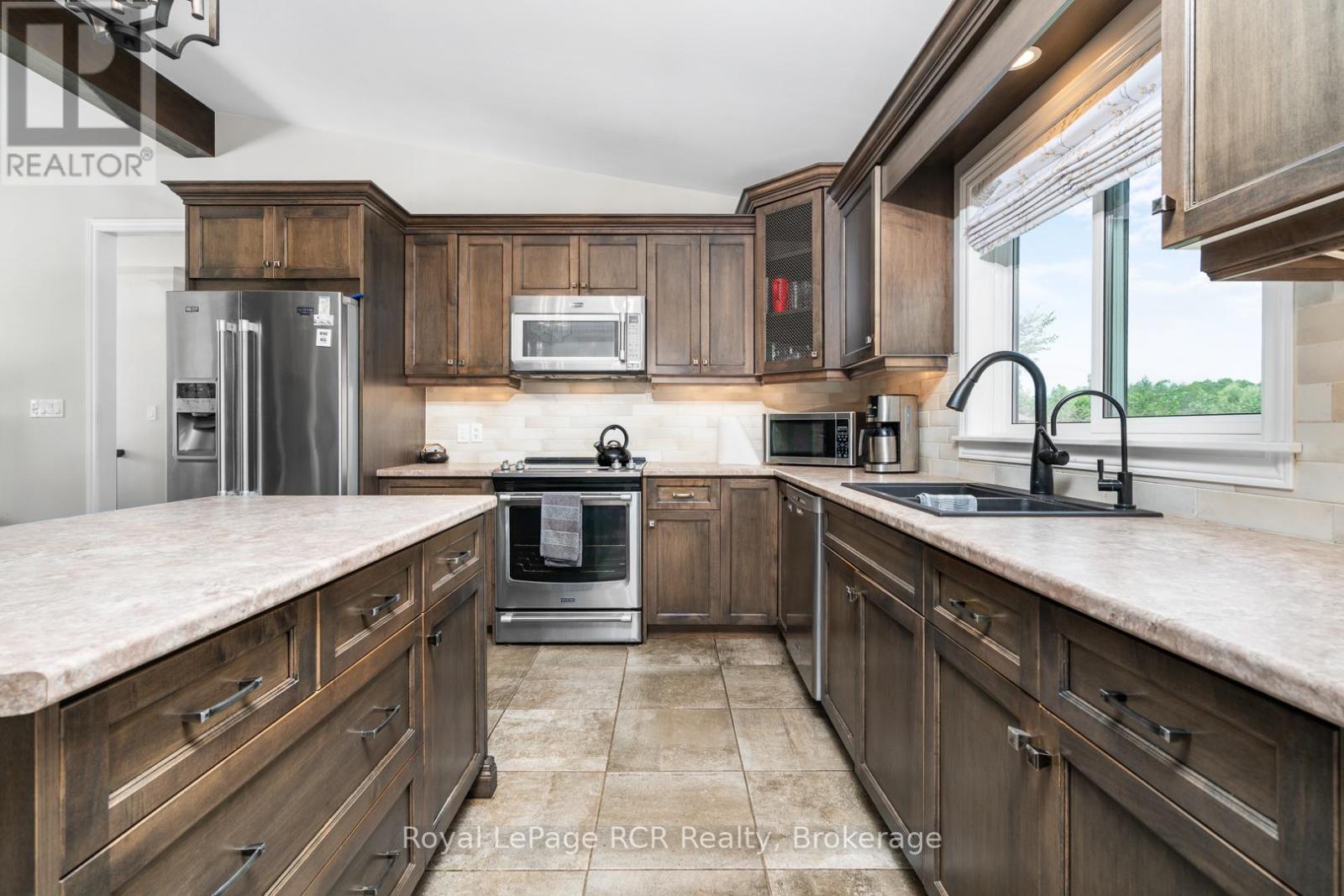 112 Scotts Hill Road, West Grey, Ontario  N4N 3B8 - Photo 18 - X12278871