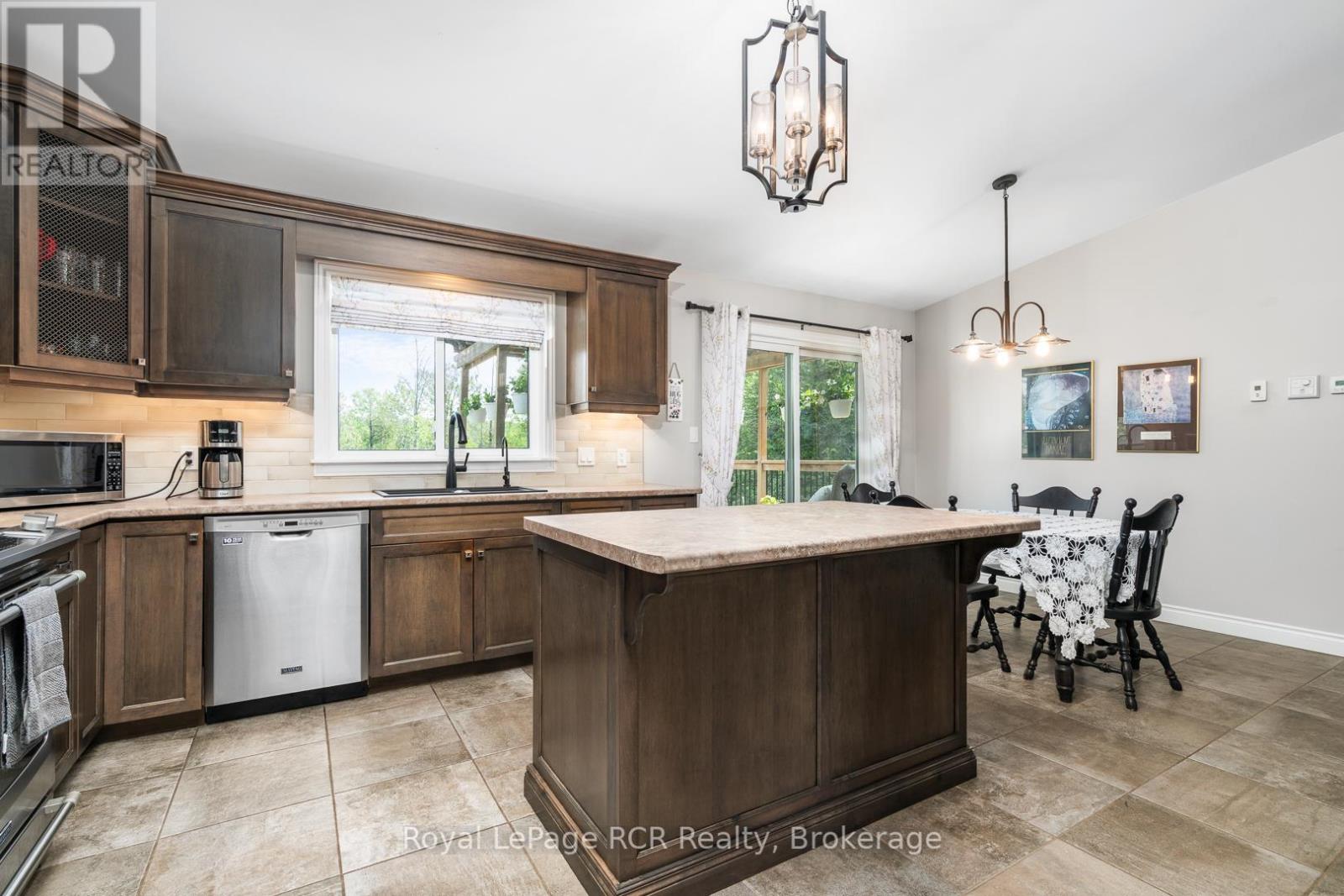 112 Scotts Hill Road, West Grey, Ontario  N4N 3B8 - Photo 17 - X12278871