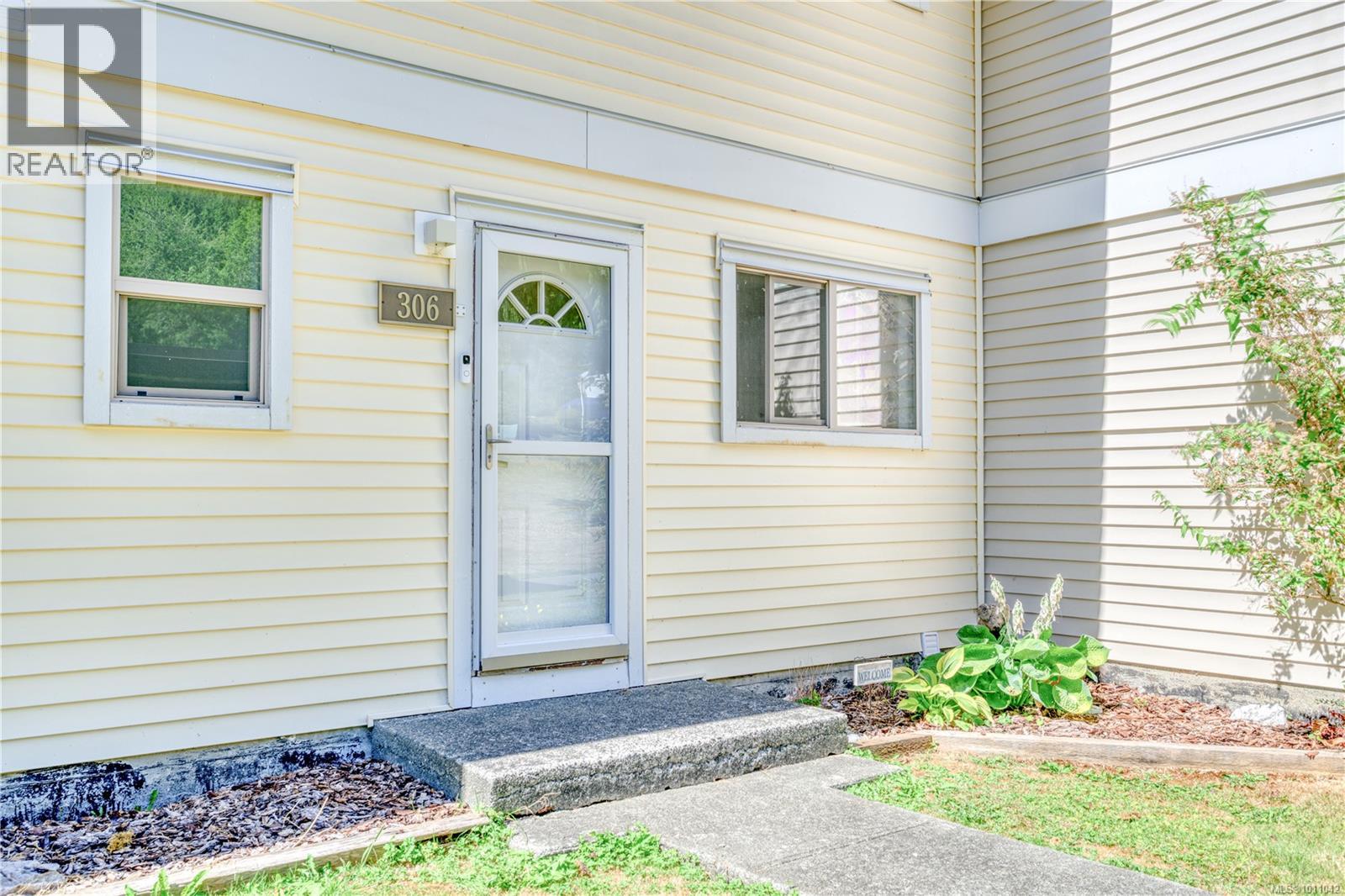 306 Haida Ave, Port Alice, British Columbia  V0N 2N0 - Photo 2 - 1011042