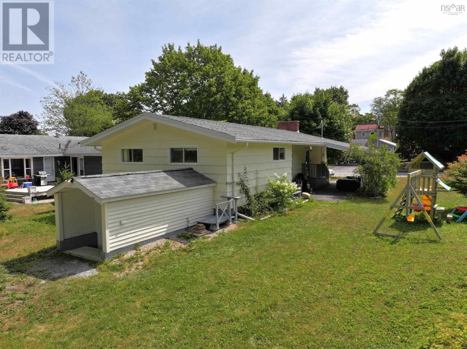 32 Murray Drive, Bridgewater, Nova Scotia  B4V 2M7 - Photo 5 - 202520249