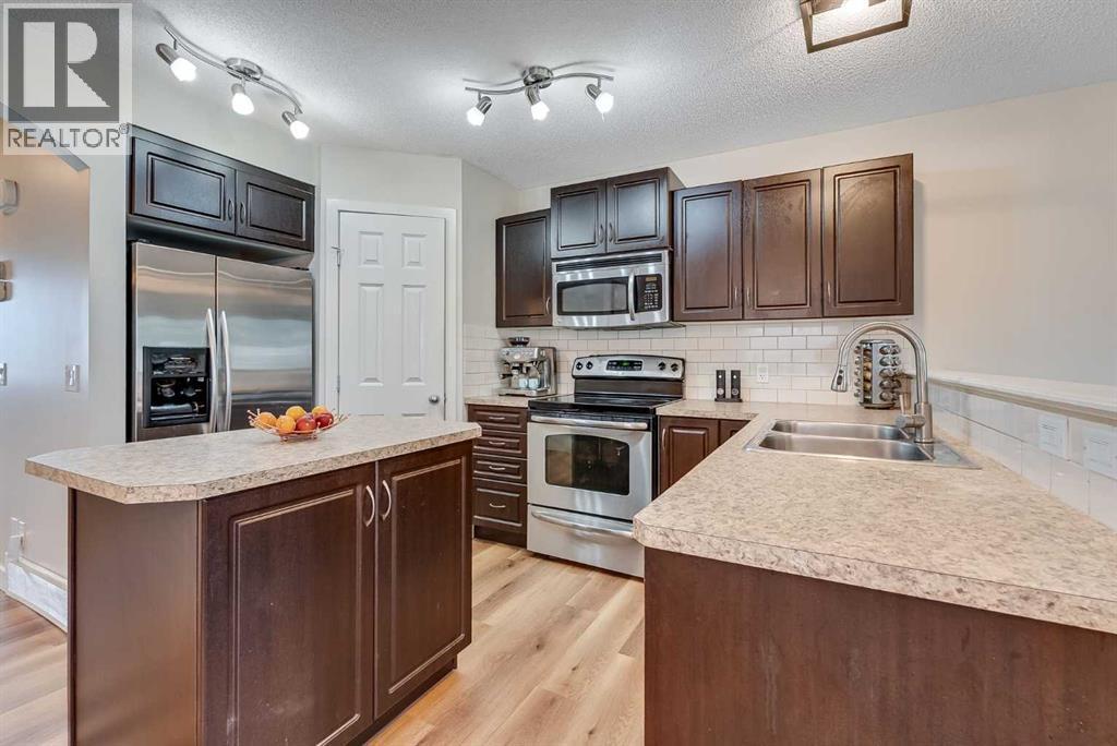 Property at 164 Copperstone Gardens SE image 4
