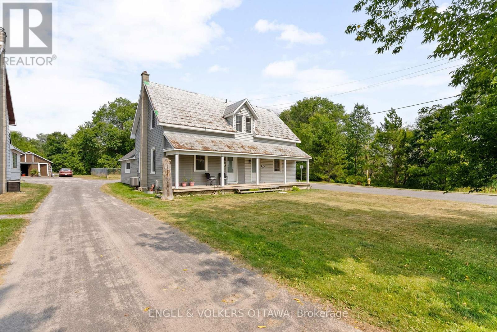 3698 CARP ROAD, Ottawa, Ontario