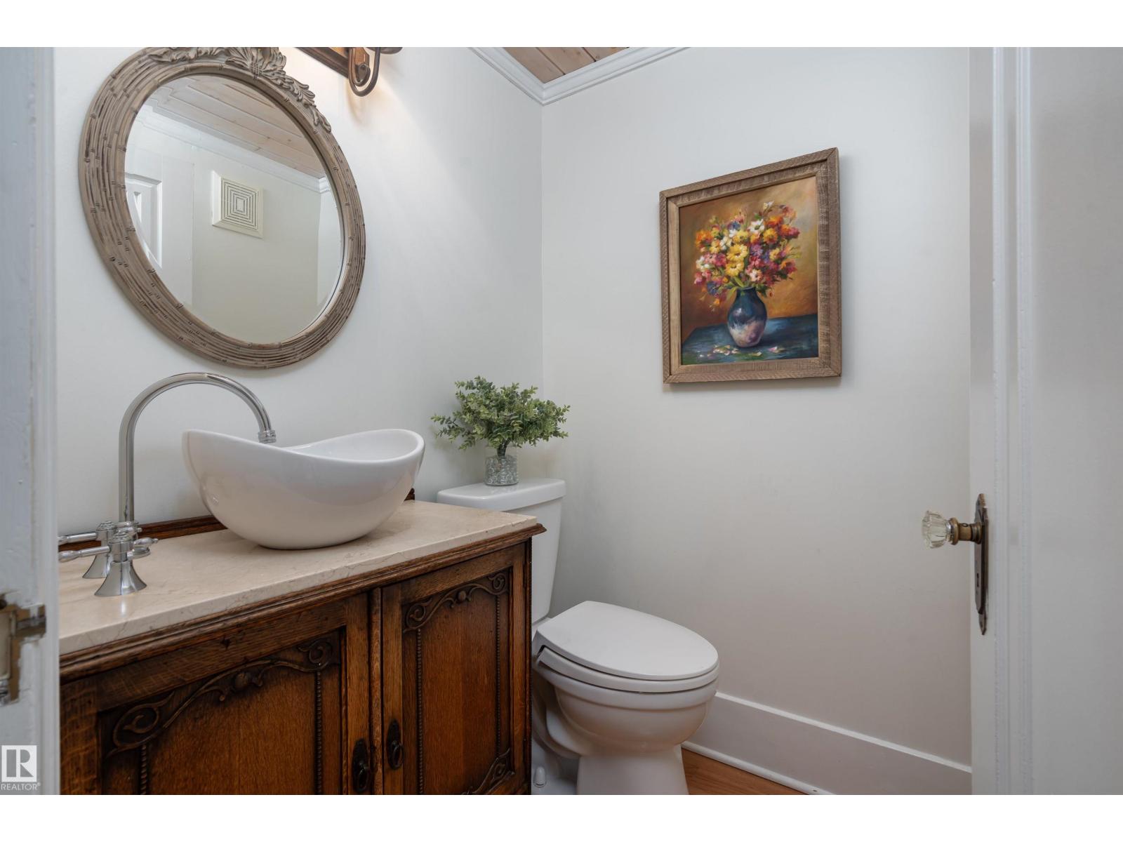 Property at 10015 97 AV NW image 4
