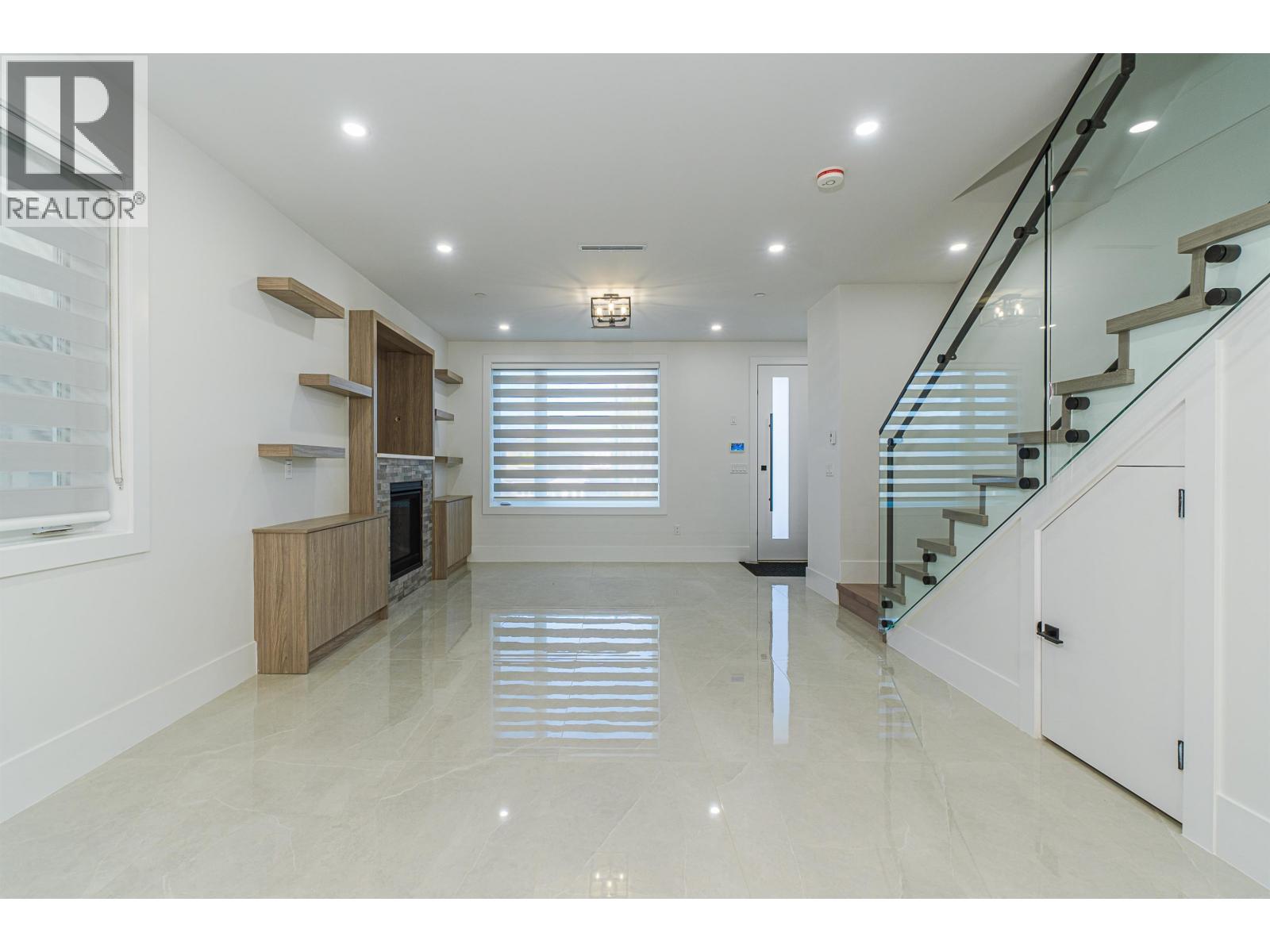 Listing Picture 7 of 14 : 2790 E 49TH AVENUE, Vancouver / 溫哥華 - 魯藝地產 Yvonne Lu Group - MLS Medallion Club Member