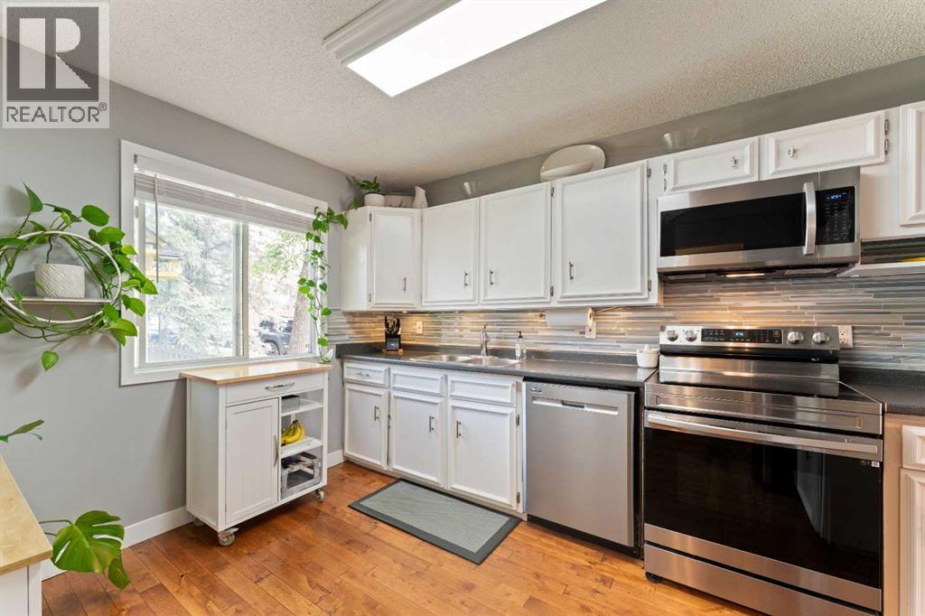 Property at 23, 210 86 Avenue SE image 3