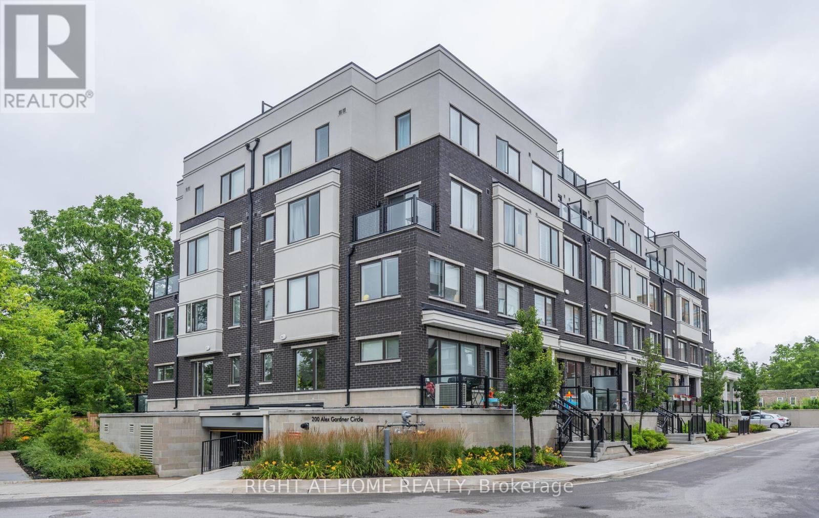 34 - 200 ALEX GARDNER CIRCLE, Aurora, Ontario