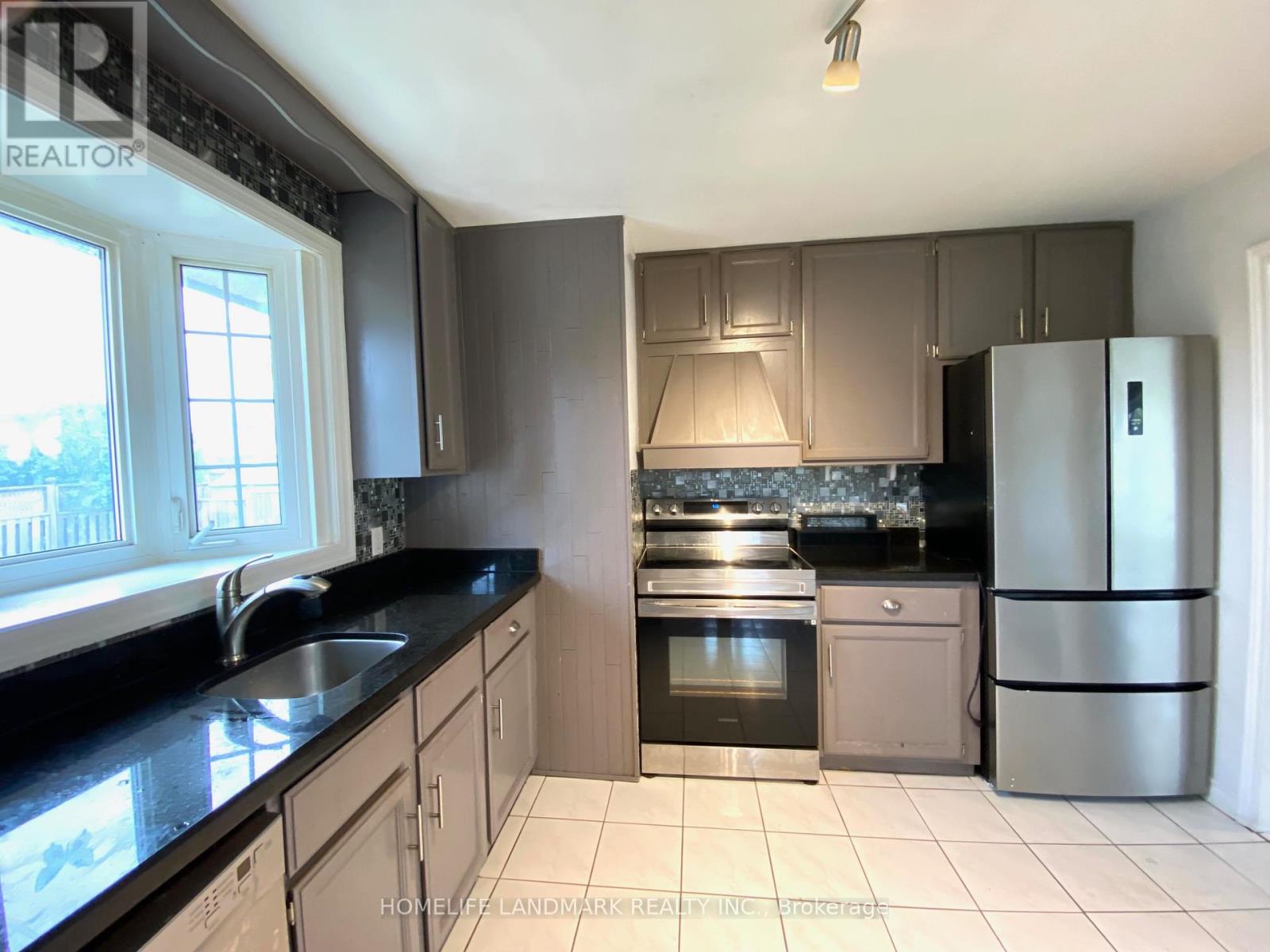 6986 Centennial Street, Niagara Falls (Arad/fallsview), Ontario  L2G 2Z1 - Photo 10 - X12345812