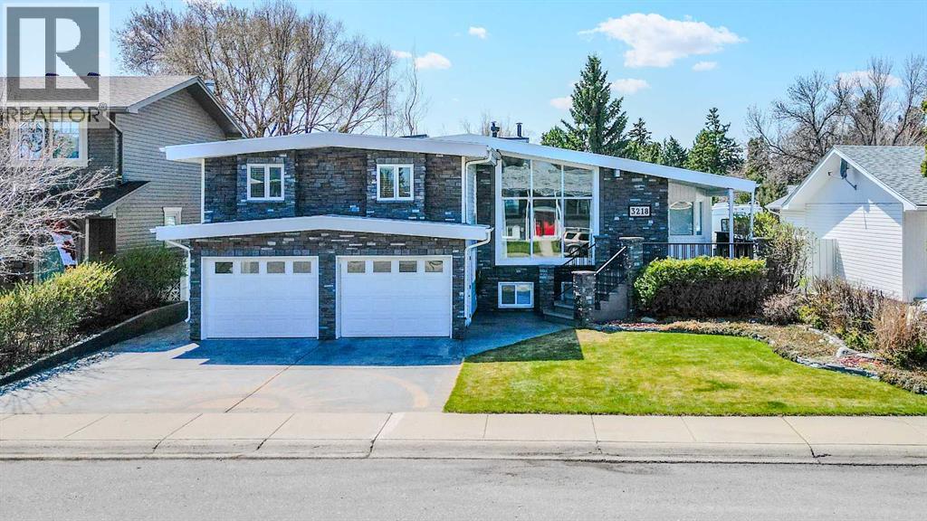 3218 Lakeside Road S, Lethbridge, Alberta  T1K 3H4 - Photo 1 - A2237357