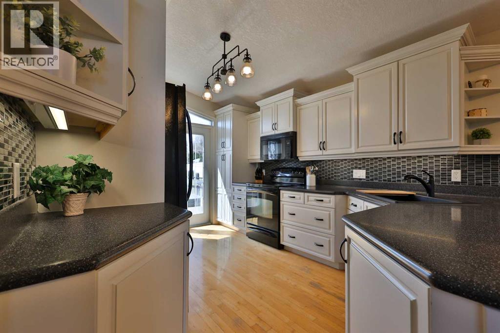 3218 Lakeside Road S, Lethbridge, Alberta  T1K 3H4 - Photo 11 - A2237357