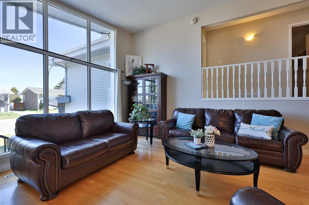 3218 Lakeside Road S, Lethbridge, Alberta  T1K 3H4 - Photo 4 - A2237357