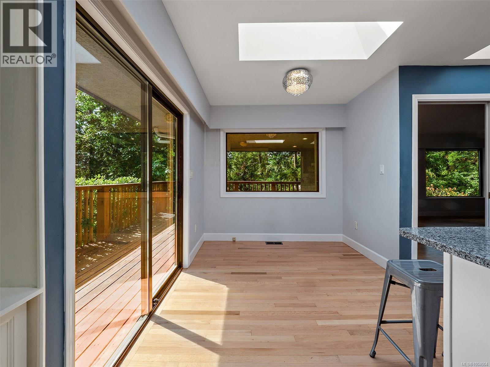 2660 Macdonald Dr E, Saanich, British Columbia  V8N 1X9 - Photo 14 - 1004504