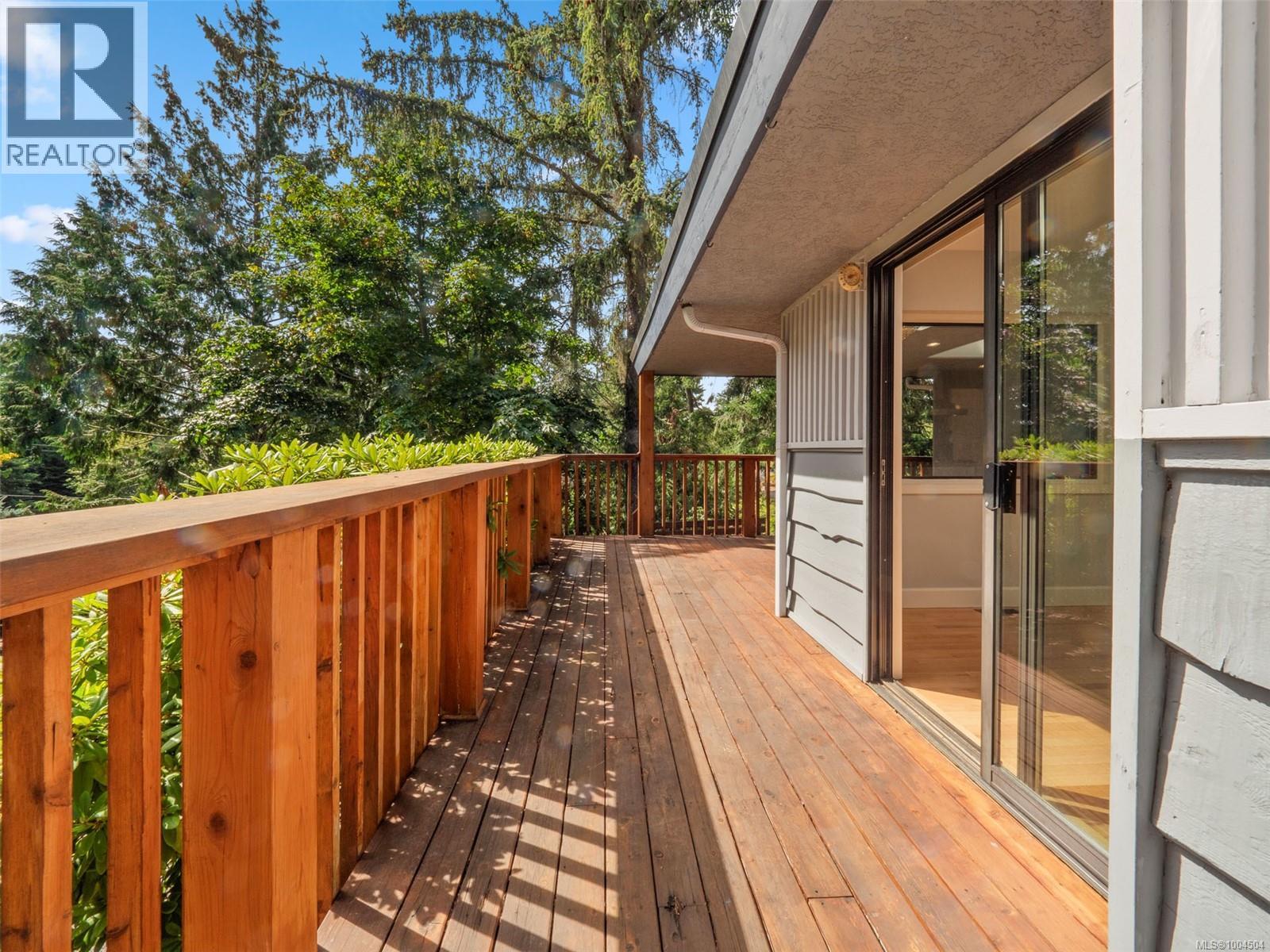 2660 Macdonald Dr E, Saanich, British Columbia  V8N 1X9 - Photo 15 - 1004504