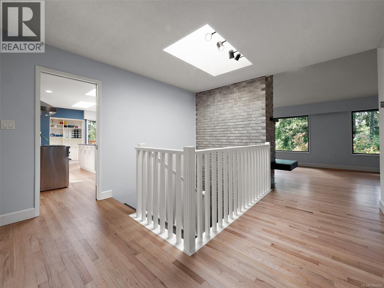 2660 Macdonald Dr E, Saanich, British Columbia  V8N 1X9 - Photo 20 - 1004504