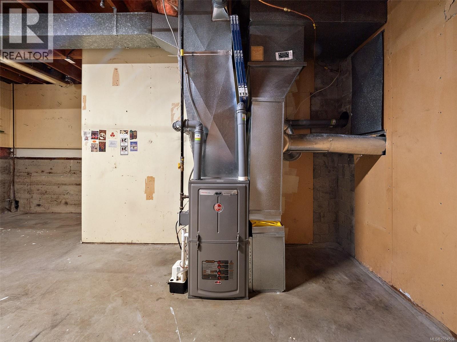 2660 Macdonald Dr E, Saanich, British Columbia  V8N 1X9 - Photo 46 - 1004504