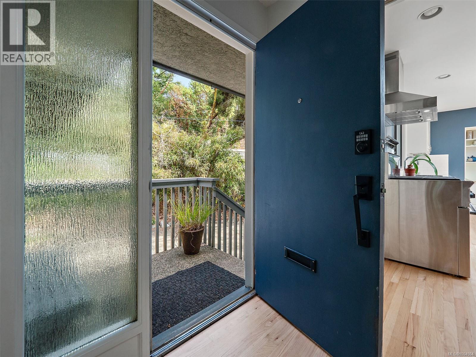 2660 Macdonald Dr E, Saanich, British Columbia  V8N 1X9 - Photo 7 - 1004504