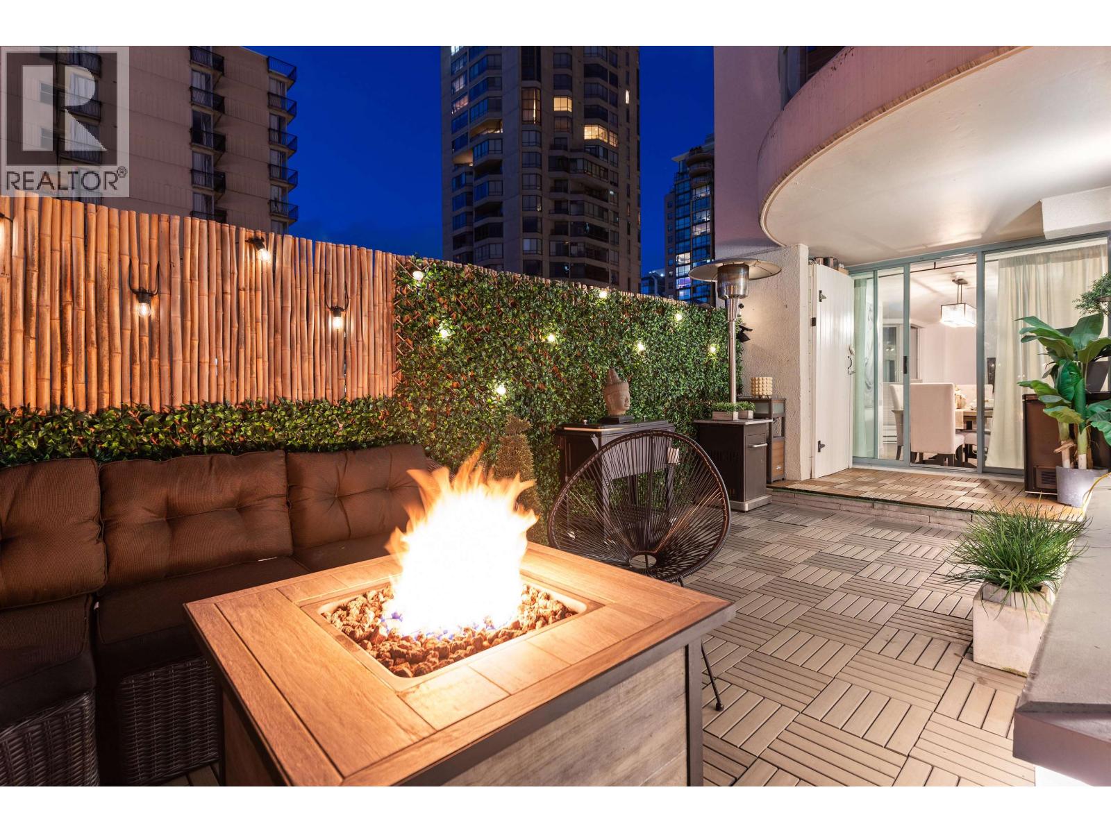 301 789 JERVIS STREET, Vancouver, British Columbia