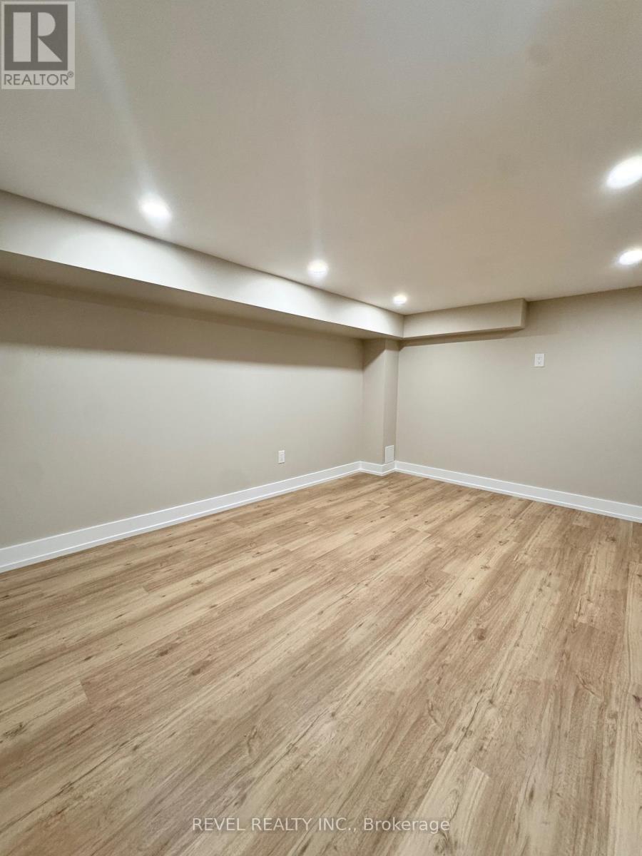 9 Lyndbrook Crescent, Brampton, Ontario  L6P 2P1 - Photo 5 - W12345830