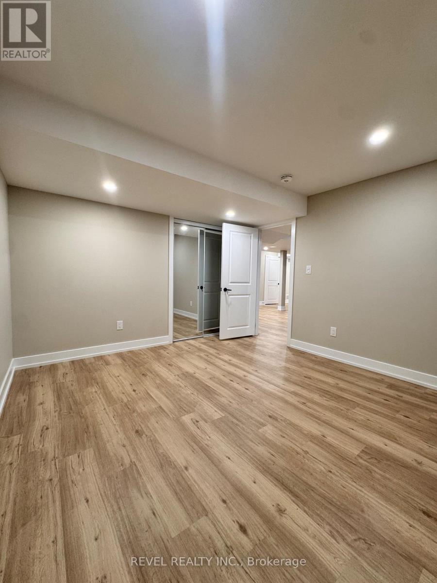 9 Lyndbrook Crescent, Brampton, Ontario  L6P 2P1 - Photo 6 - W12345830