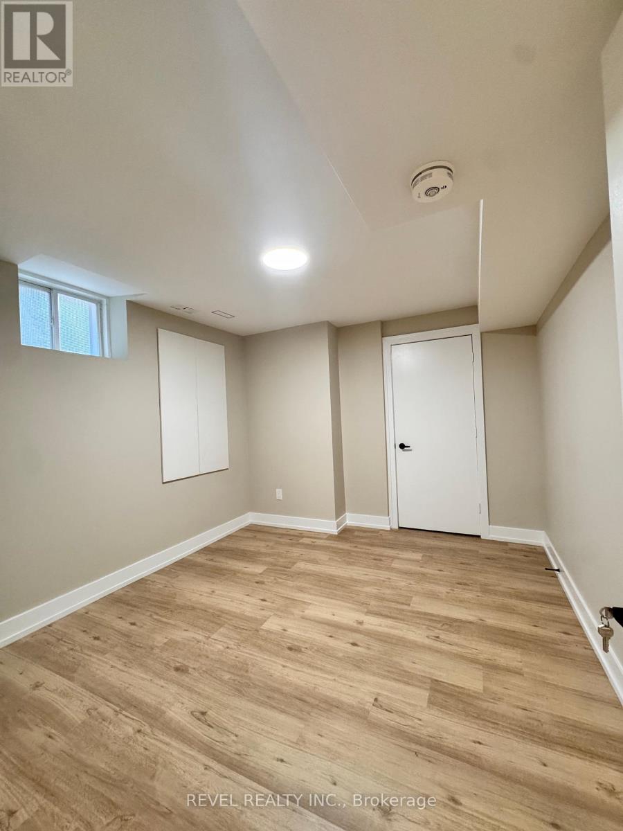 9 Lyndbrook Crescent, Brampton, Ontario  L6P 2P1 - Photo 7 - W12345830