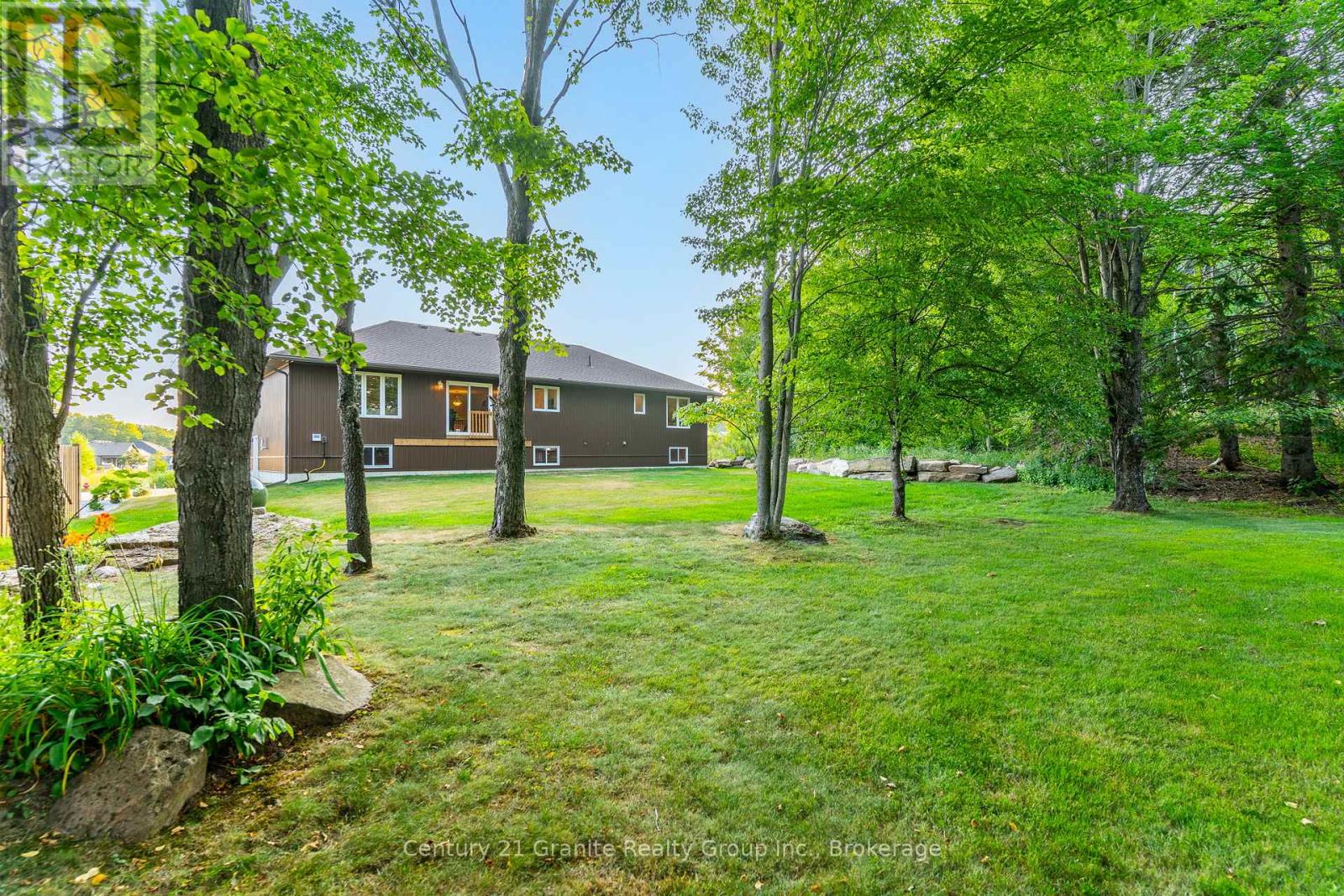 7 Marluc Avenue, Minden Hills, Ontario  K0M 2K0 - Photo 35 - X12339442