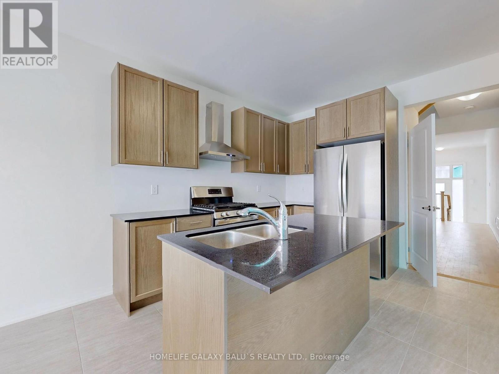 1078 Pisces Trail, Pickering, Ontario  L1X 0P7 - Photo 11 - E12345863