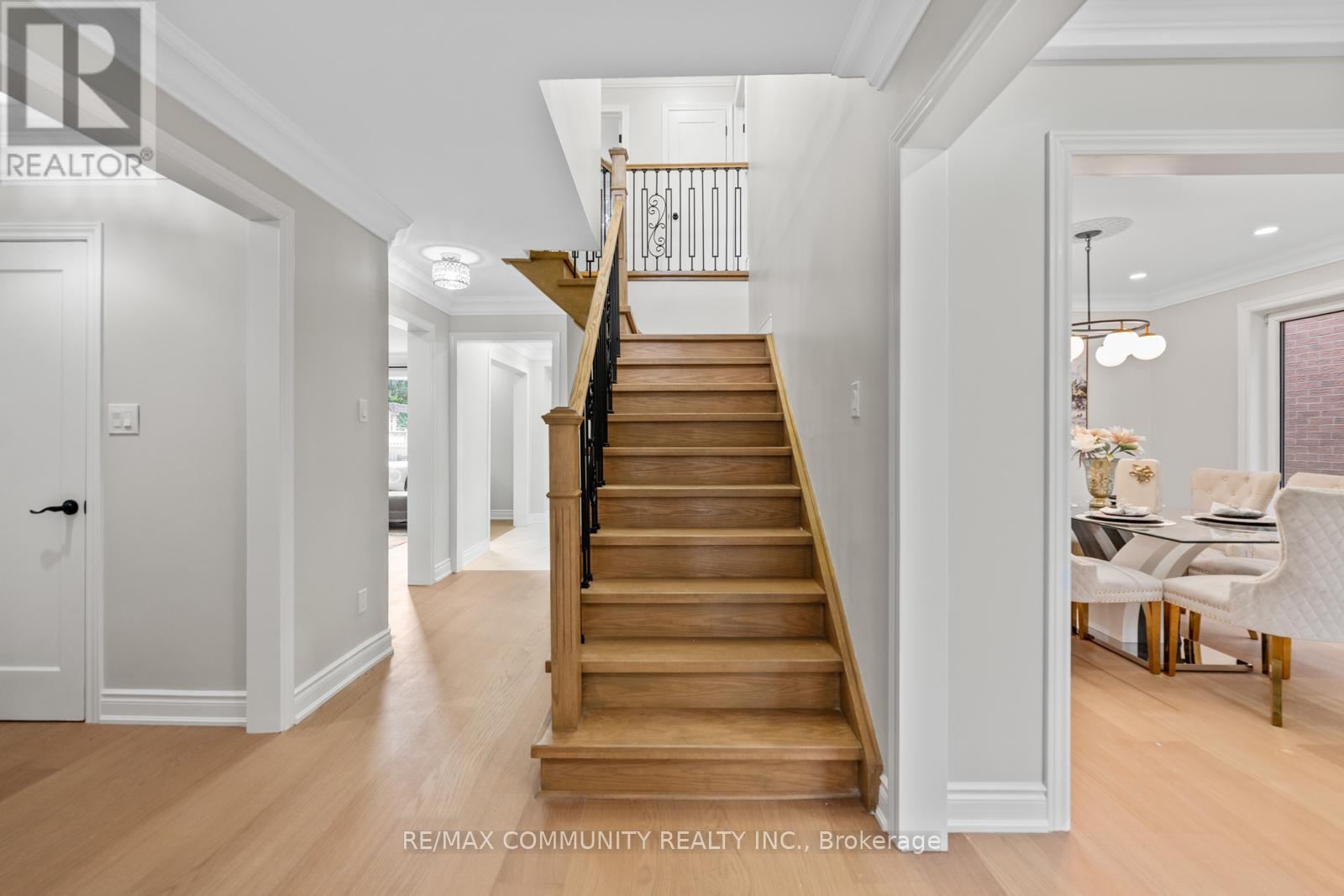 Property at 2483 LINWOOD STREET image 5