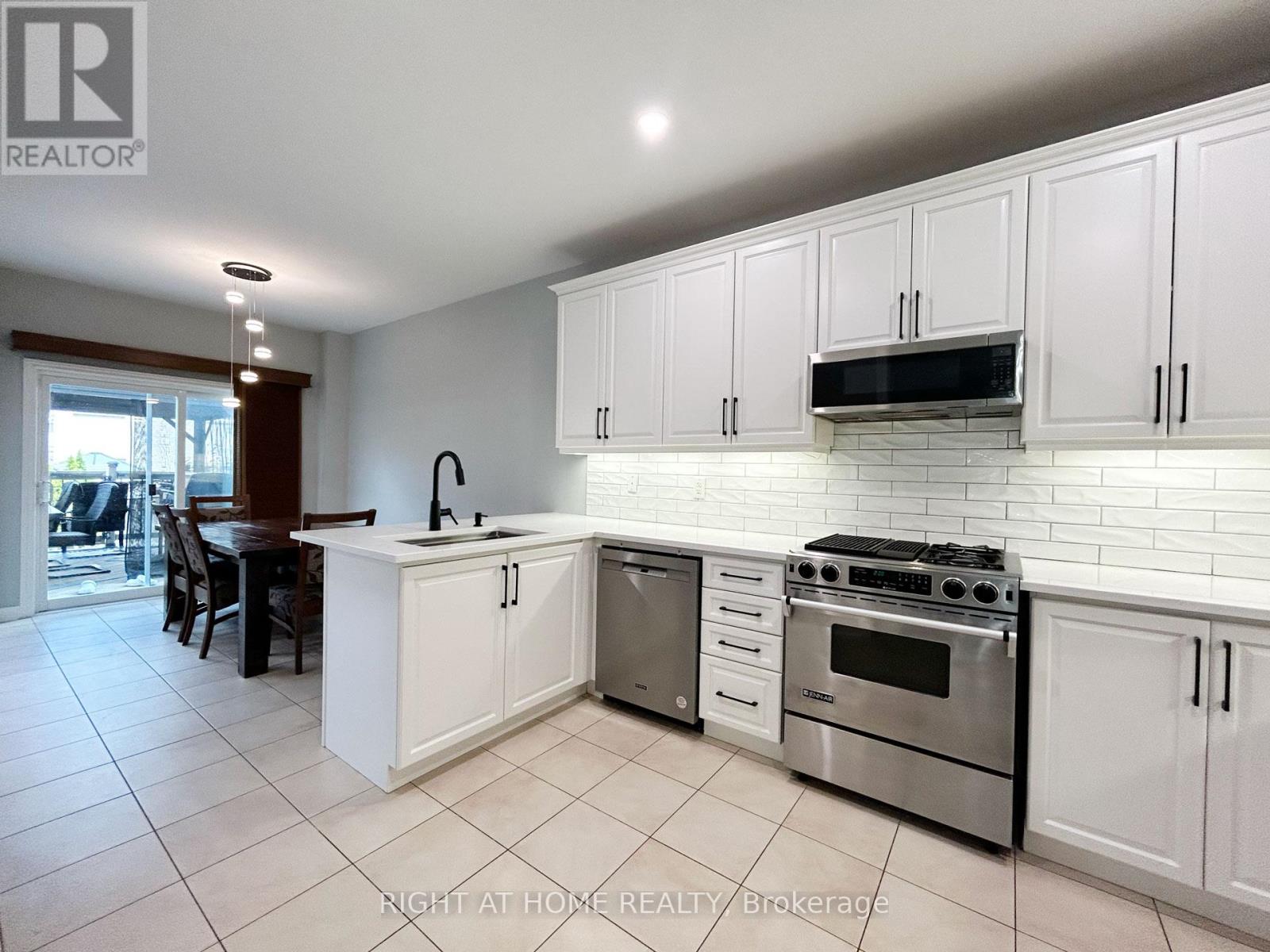 5515 Doctor Peddle Crescent, Mississauga, Ontario  L5M 0K6 - Photo 13 - W12345874