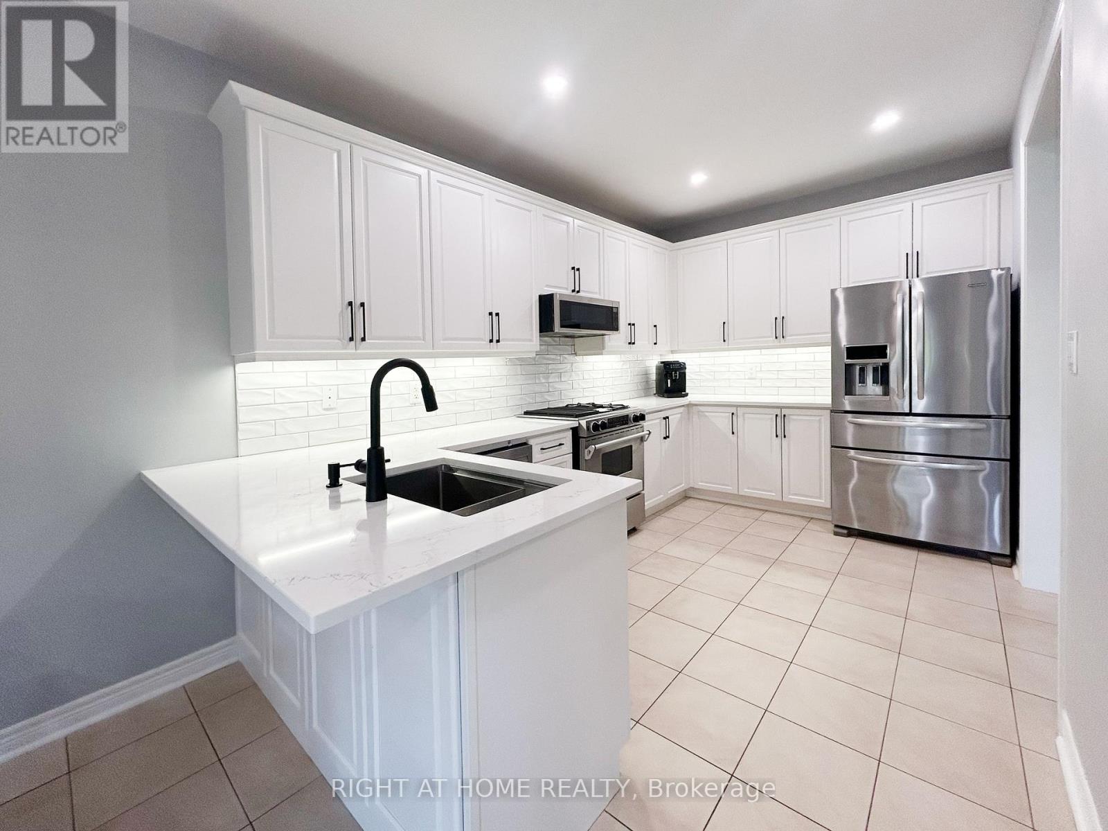 5515 Doctor Peddle Crescent, Mississauga, Ontario  L5M 0K6 - Photo 15 - W12345874