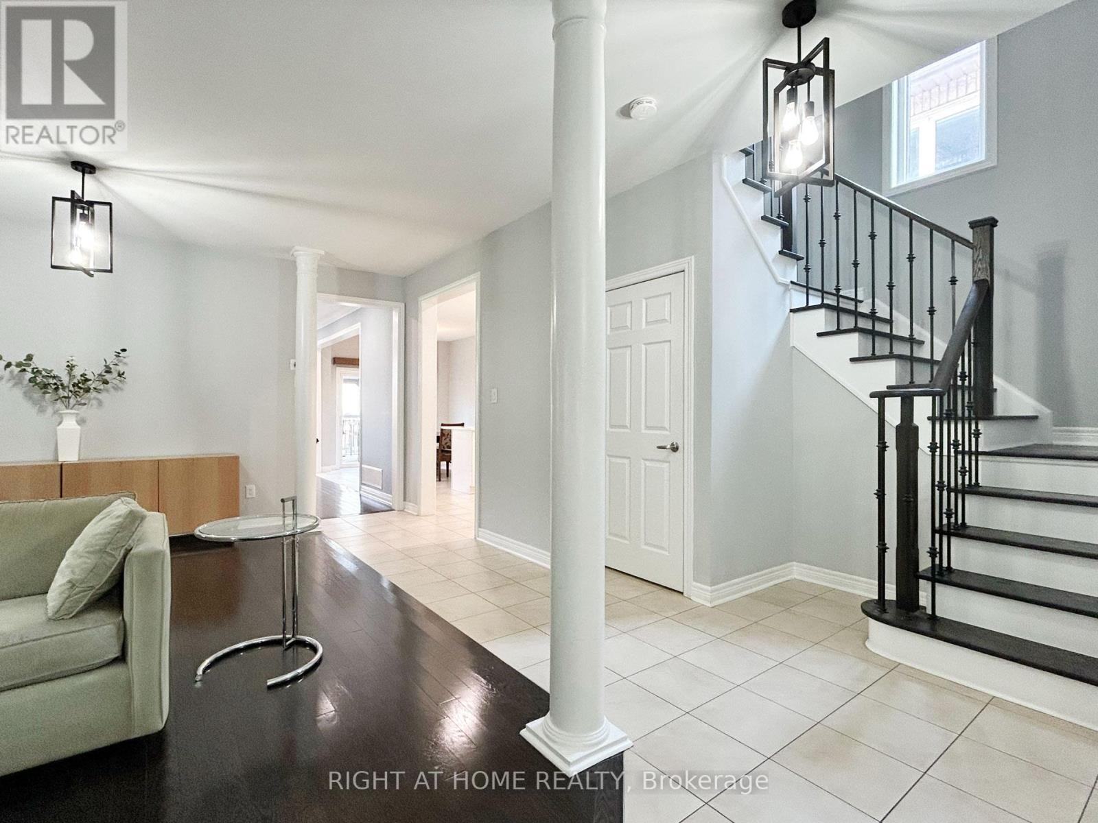 5515 Doctor Peddle Crescent, Mississauga, Ontario  L5M 0K6 - Photo 6 - W12345874