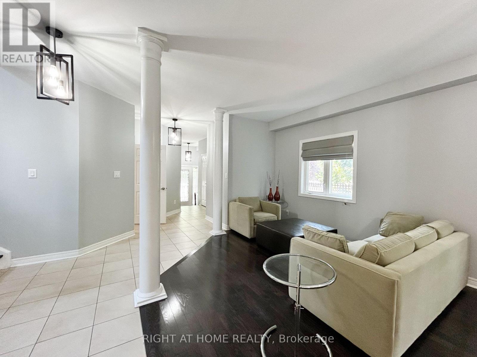 5515 Doctor Peddle Crescent, Mississauga, Ontario  L5M 0K6 - Photo 8 - W12345874