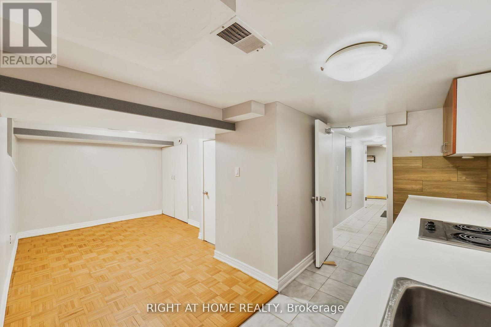 152 Wright Avenue, Toronto, Ontario  M6R 1L2 - Photo 31 - W12345875