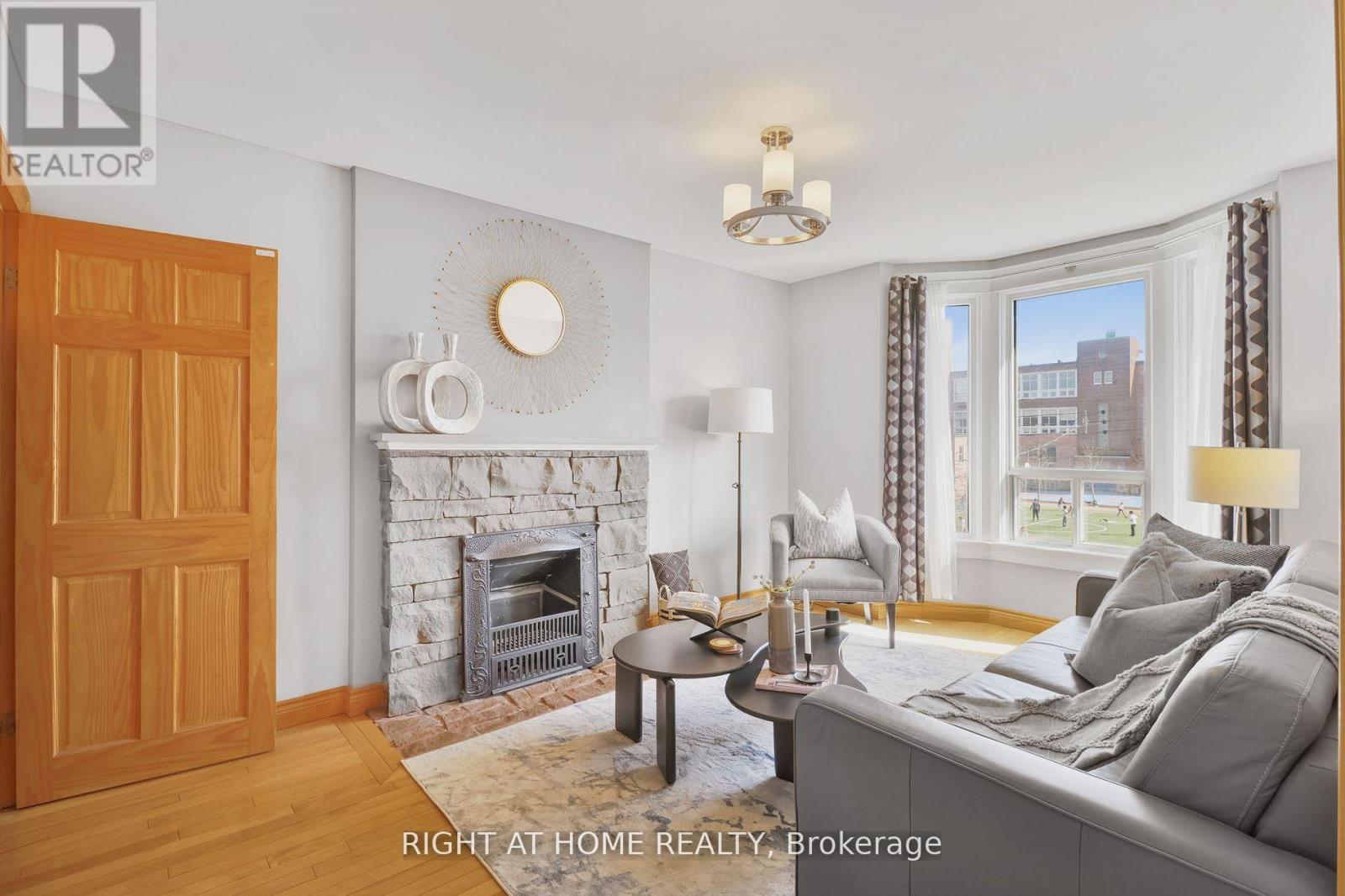 152 Wright Avenue, Toronto, Ontario  M6R 1L2 - Photo 6 - W12345875