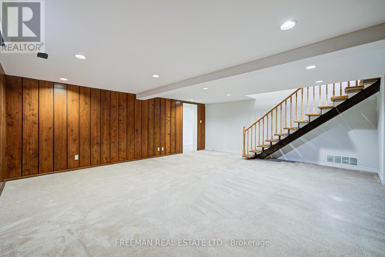 1528 Knareswood Drive, Mississauga, Ontario  L5H 2M1 - Photo 12 - W12345876