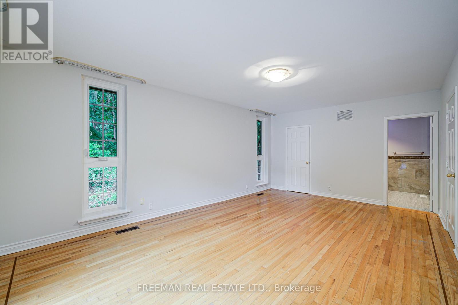 1528 Knareswood Drive, Mississauga, Ontario  L5H 2M1 - Photo 18 - W12345876
