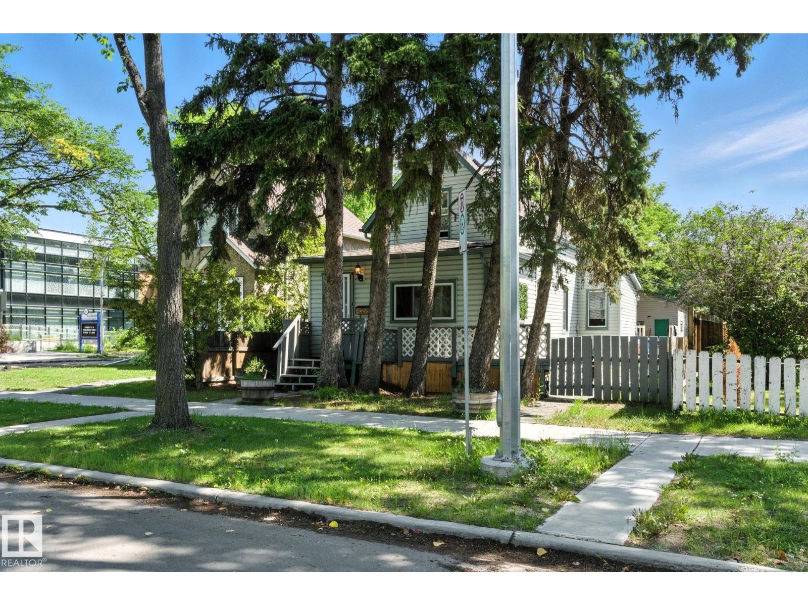 Property at 12975 118 ST NW image 2